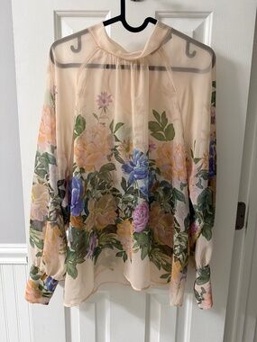 Flowy blouse size S